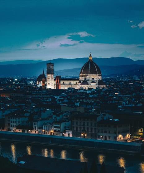 Original ACTUORA photograph of Florence at dusk